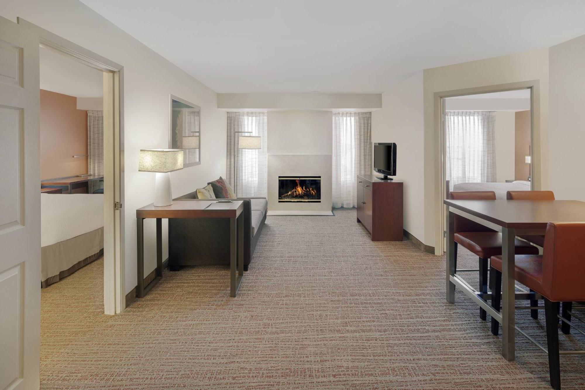 Residence Inn Indianapolis Airport מראה חיצוני תמונה