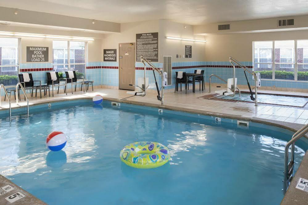 Residence Inn Indianapolis Airport מראה חיצוני תמונה
